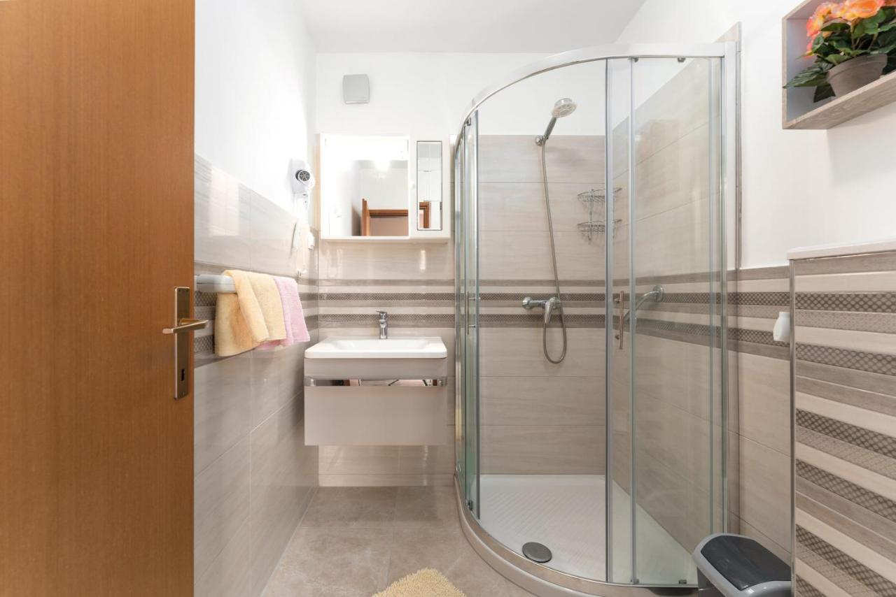 Ferienwohnung Alda-App Funtana Exterior foto